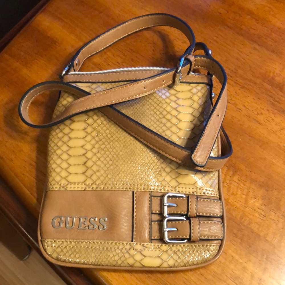 Guess crossbody purse